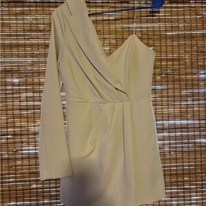 DO+BE Cream One-Shoulder romper